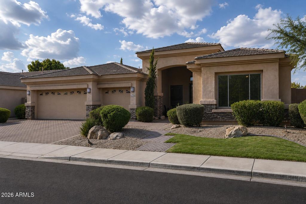 1764 W COCONINO Drive, Chandler, AZ 85248