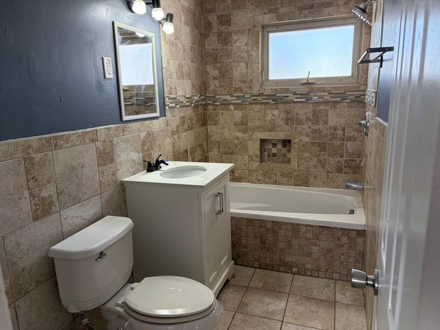 370 Clyde Avenue, Calumet City, IL 60409