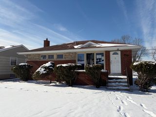 370 Clyde Avenue, Calumet City, IL 60409