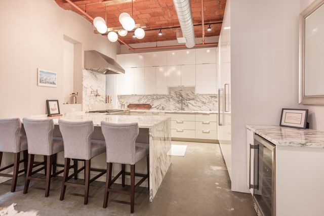 717 Atlantic Avenue 3C, Boston, MA 02111