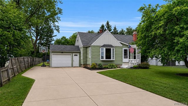 349 Lake Avenue, Lancaster, NY 14086
