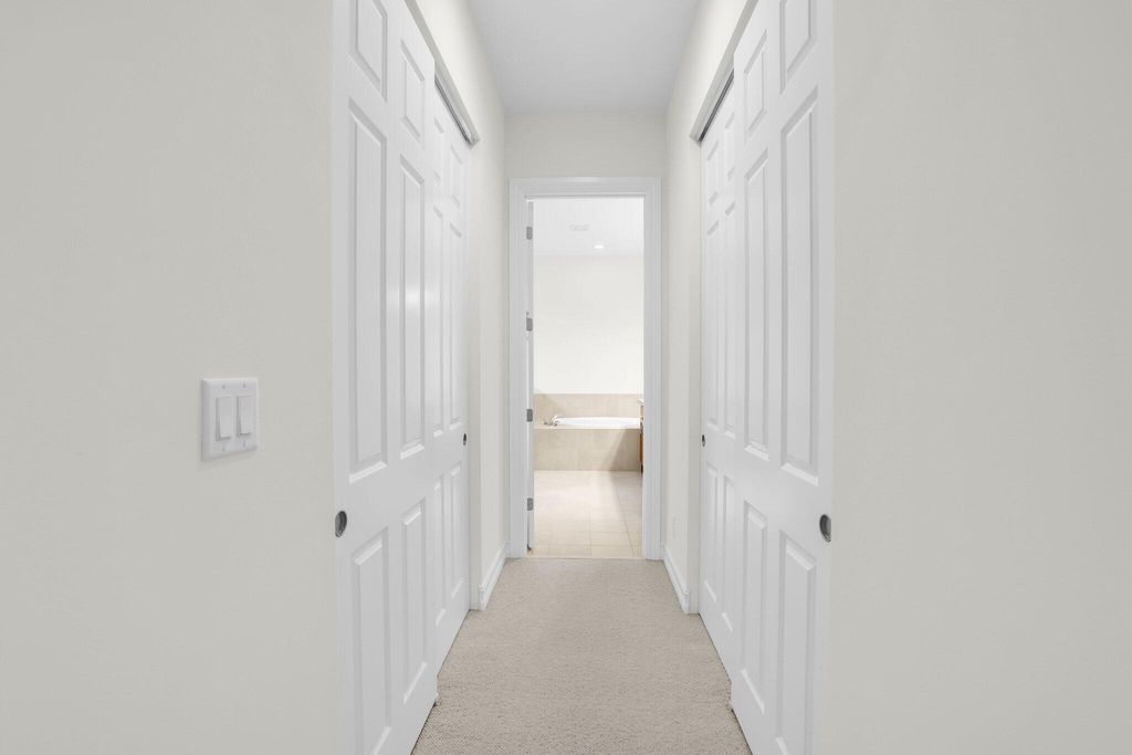 Image 17 of property listing at 9657 Kalmar Circle W, Parkland, FL 33076