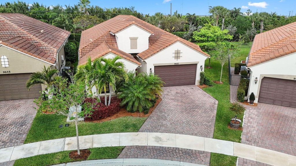 Image 29 of property listing at 9657 Kalmar Circle W, Parkland, FL 33076