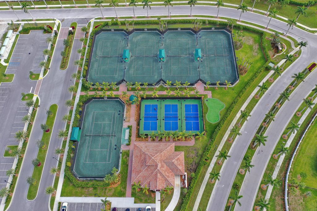 Image 33 of property listing at 9657 Kalmar Circle W, Parkland, FL 33076