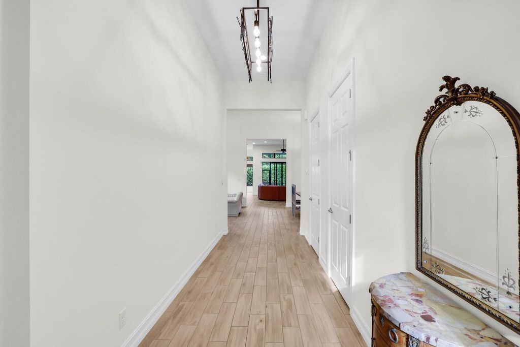 Image 5 of property listing at 9657 Kalmar Circle W, Parkland, FL 33076