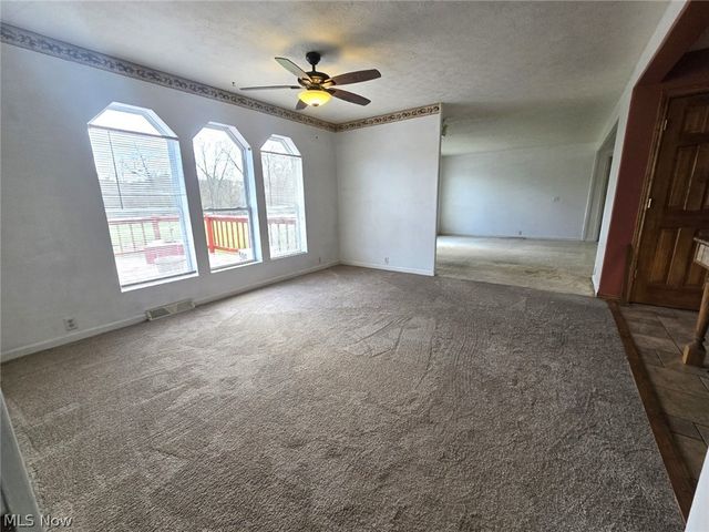 80 Hannah Place Road, Belpre, OH 45714
