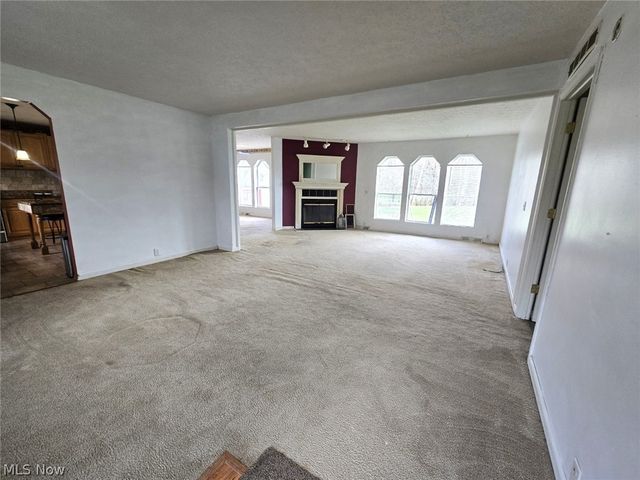 80 Hannah Place Road, Belpre, OH 45714
