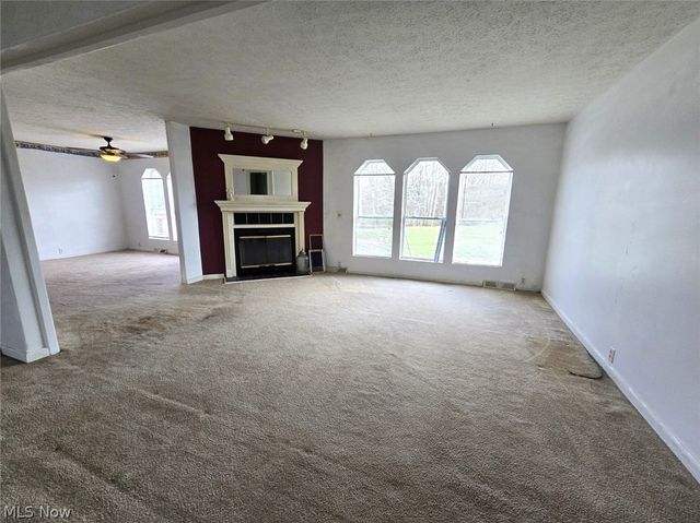 80 Hannah Place Road, Belpre, OH 45714