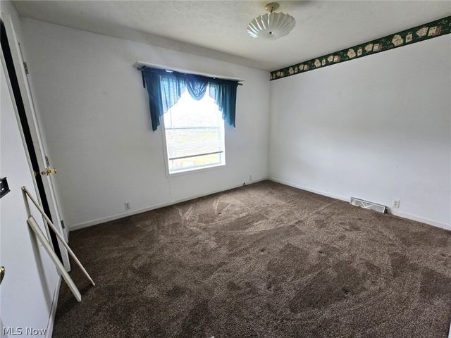 80 Hannah Place Road, Belpre, OH 45714