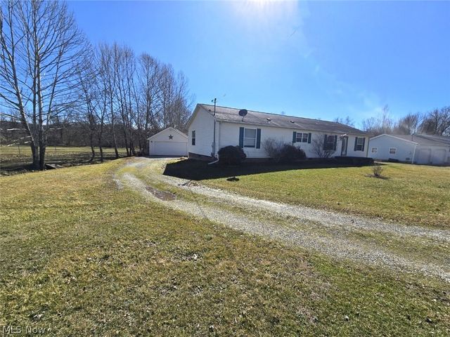 80 Hannah Place Road, Belpre, OH 45714