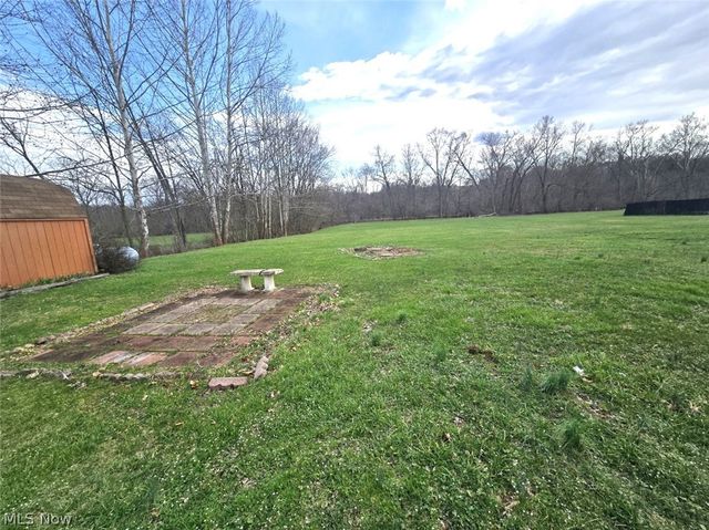 80 Hannah Place Road, Belpre, OH 45714