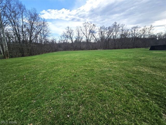 80 Hannah Place Road, Belpre, OH 45714