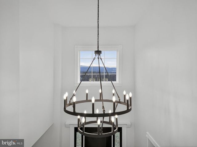 35080 MCKNIGHT CT, Round Hill, VA 20141