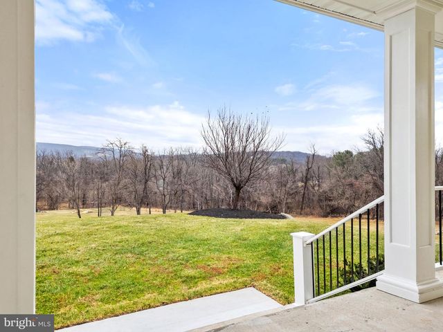 35080 MCKNIGHT CT, Round Hill, VA 20141