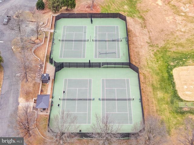 35080 MCKNIGHT CT, Round Hill, VA 20141