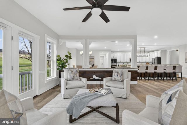 35080 MCKNIGHT CT, Round Hill, VA 20141