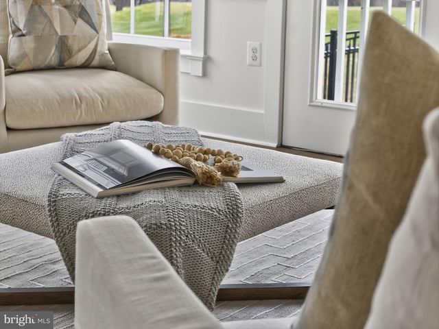 35080 MCKNIGHT CT, Round Hill, VA 20141