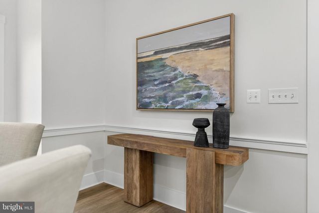 35080 MCKNIGHT CT, Round Hill, VA 20141