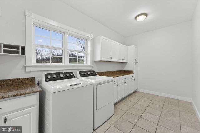 35080 MCKNIGHT CT, Round Hill, VA 20141