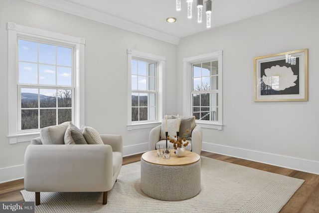 35080 MCKNIGHT CT, Round Hill, VA 20141