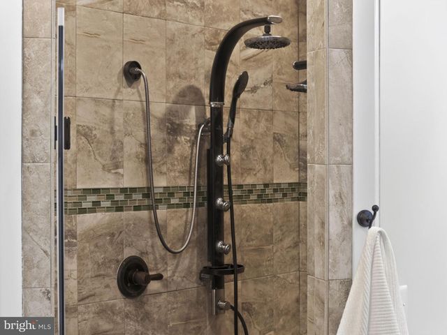 35080 MCKNIGHT CT, Round Hill, VA 20141