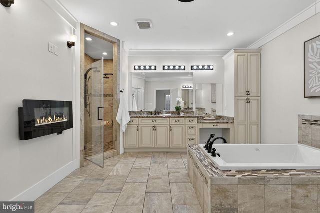 35080 MCKNIGHT CT, Round Hill, VA 20141