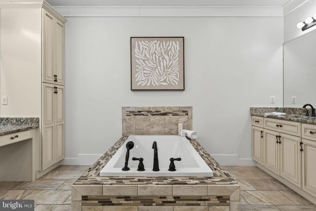 35080 MCKNIGHT CT, Round Hill, VA 20141