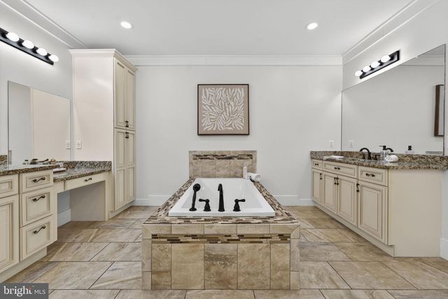 35080 MCKNIGHT CT, Round Hill, VA 20141