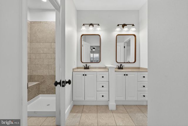 35080 MCKNIGHT CT, Round Hill, VA 20141