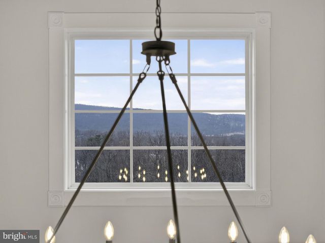 35080 MCKNIGHT CT, Round Hill, VA 20141