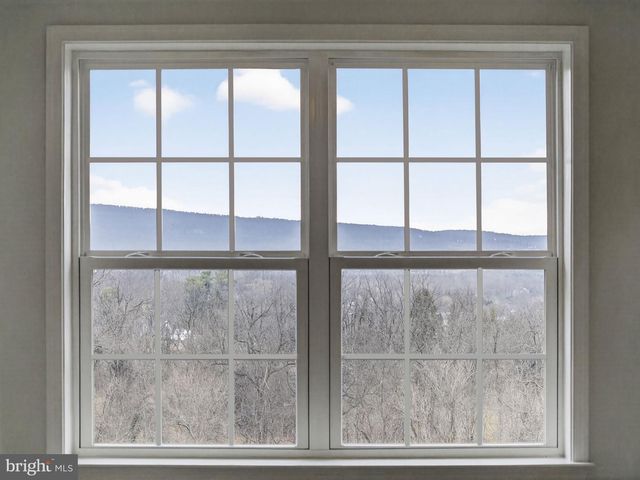 35080 MCKNIGHT CT, Round Hill, VA 20141