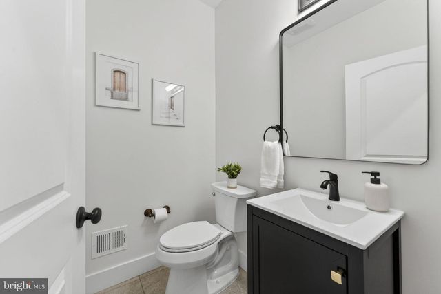 35080 MCKNIGHT CT, Round Hill, VA 20141