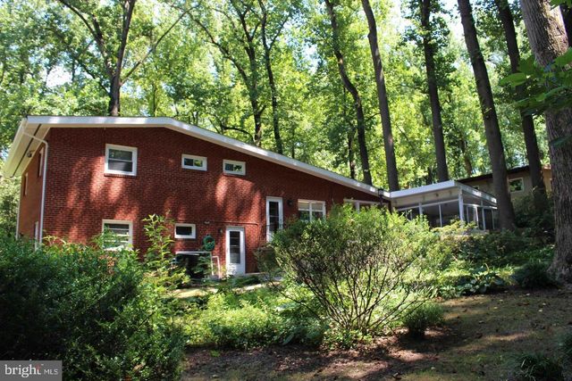 3720 WOODLAND CIR, Falls Church, VA 22041