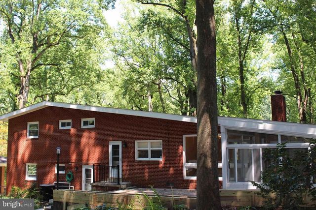 3720 WOODLAND CIR, Falls Church, VA 22041
