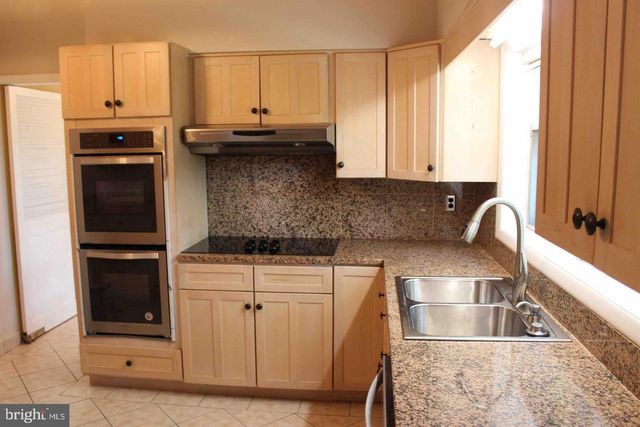 3720 WOODLAND CIR, Falls Church, VA 22041