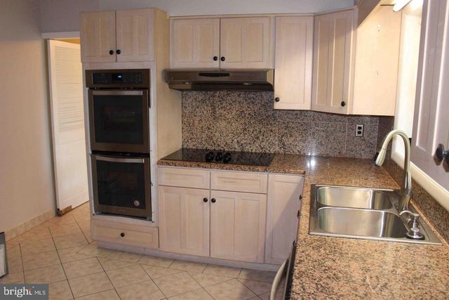 3720 WOODLAND CIR, Falls Church, VA 22041