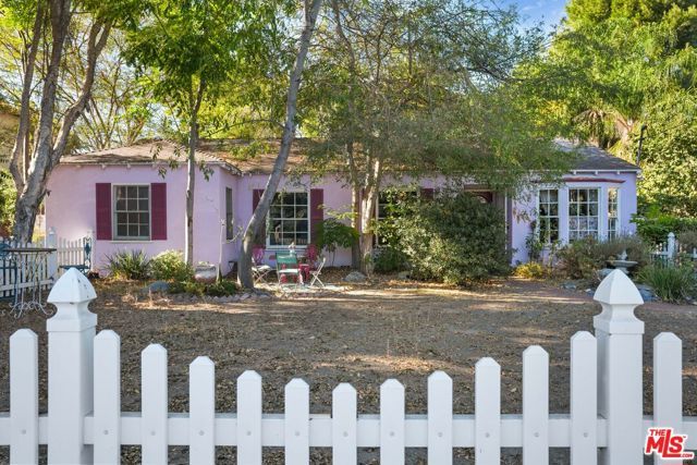 12201 Califa Street, Valley Village, CA 91607