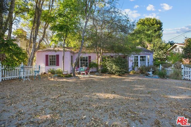 12201 Califa Street, Valley Village, CA 91607