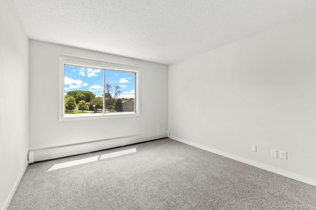 2801 Flag Avenue N 212, New Hope, MN 55427