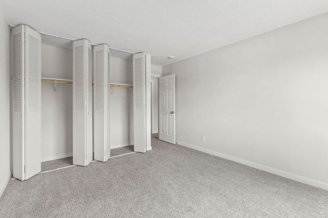 2801 Flag Avenue N 212, New Hope, MN 55427