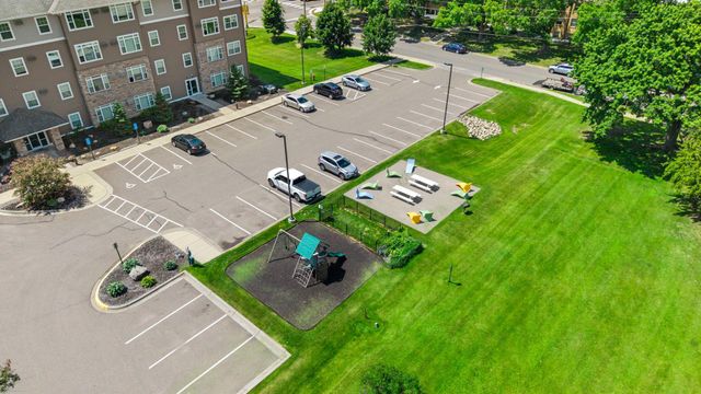 2801 Flag Avenue N 212, New Hope, MN 55427