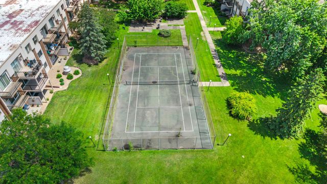 2801 Flag Avenue N 212, New Hope, MN 55427