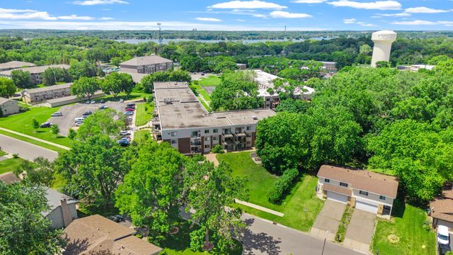 2801 Flag Avenue N 212, New Hope, MN 55427
