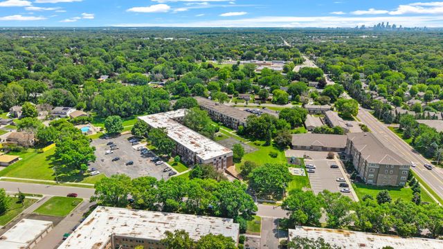 2801 Flag Avenue N 212, New Hope, MN 55427