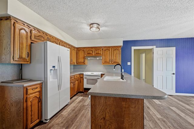 1344 Kiowa Drive E, Lake Kiowa, TX 76240