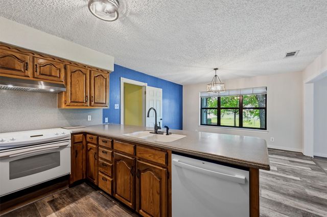 1344 Kiowa Drive E, Lake Kiowa, TX 76240