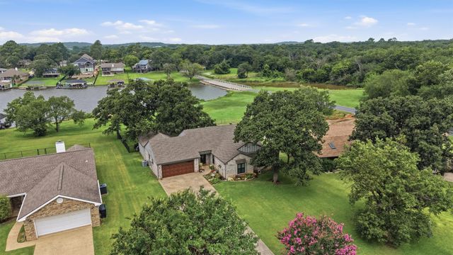 1344 Kiowa Drive E, Lake Kiowa, TX 76240