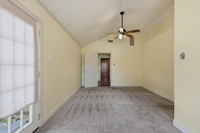 1344 Kiowa Drive E, Lake Kiowa, TX 76240