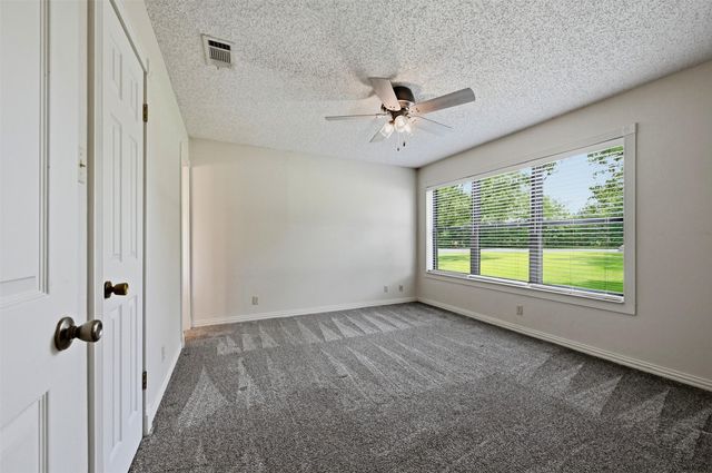 1344 Kiowa Drive E, Lake Kiowa, TX 76240