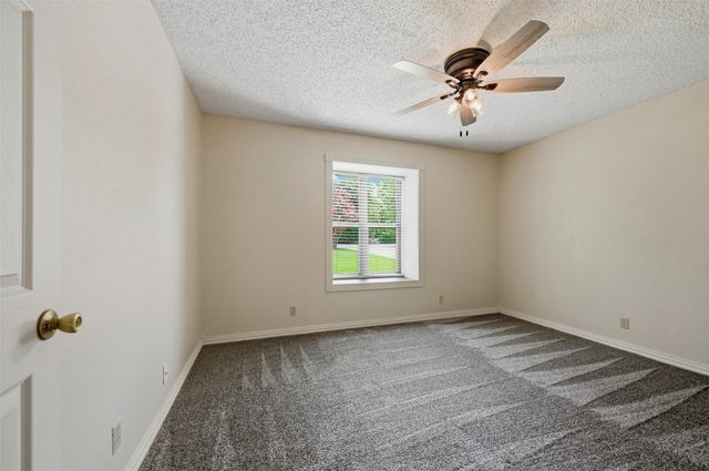 1344 Kiowa Drive E, Lake Kiowa, TX 76240